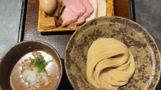 【池袋】リニューアルオープンの「遷(sen)」で、特製つけ麺＆炙りチャーシューマヨ丼を堪能